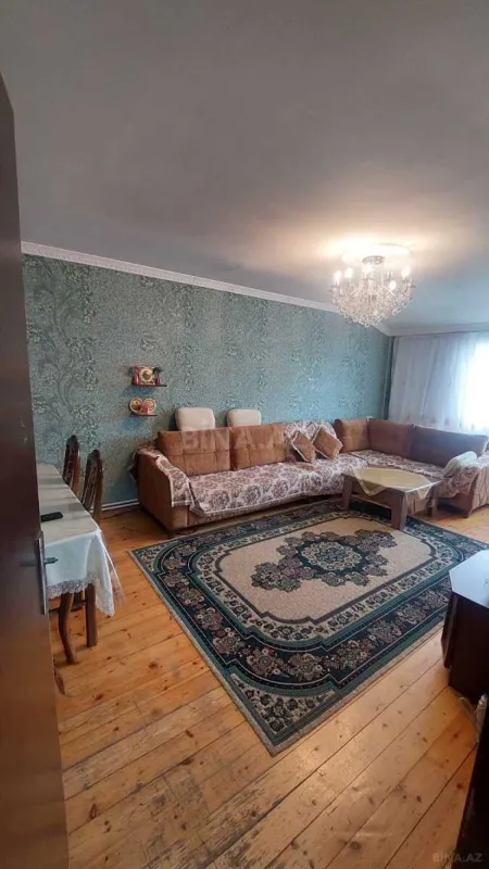 Satılır 4 otaqlı mənzil 124 m²