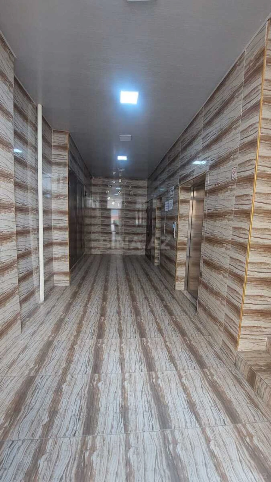 Satılır 4 otaqlı mənzil 124 m²