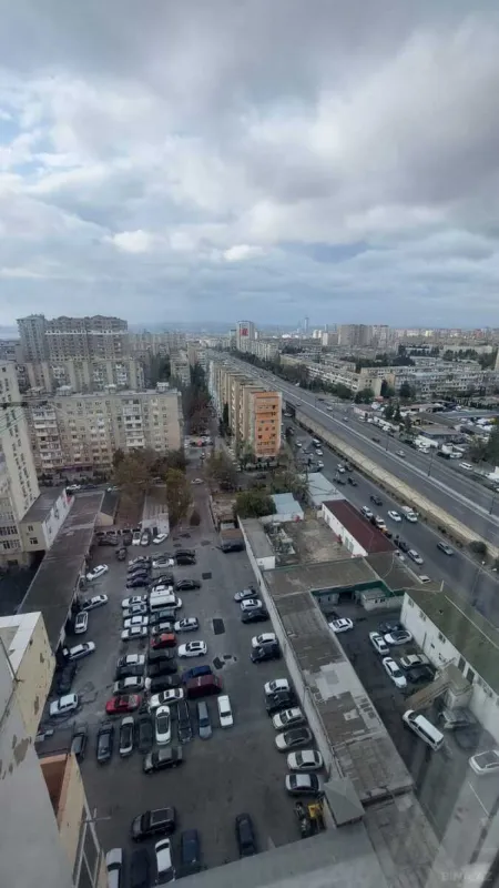 Satılır 4 otaqlı mənzil 124 m²