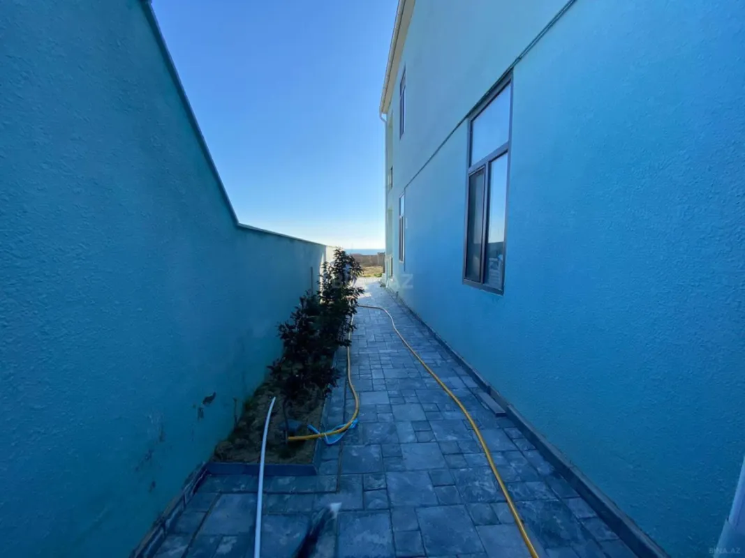 Satılır 5 otaqlı həyət evi 250 m²