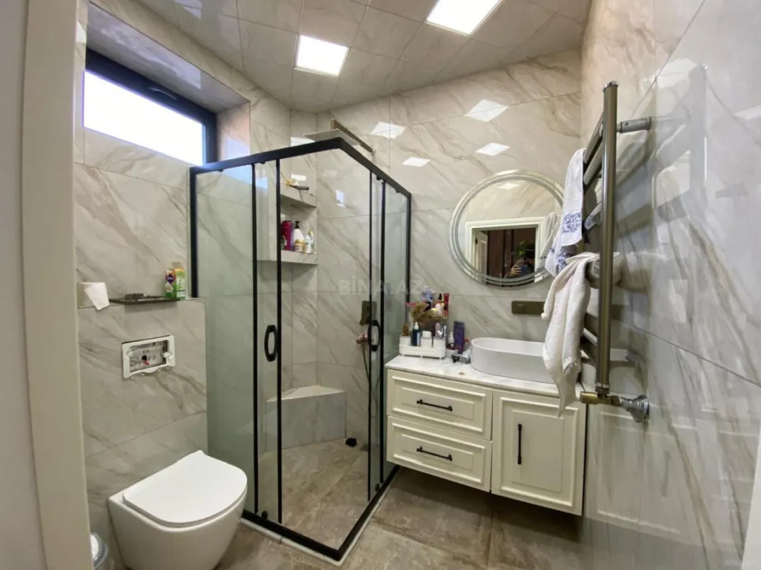 Satılır 5 otaqlı həyət evi 250 m²