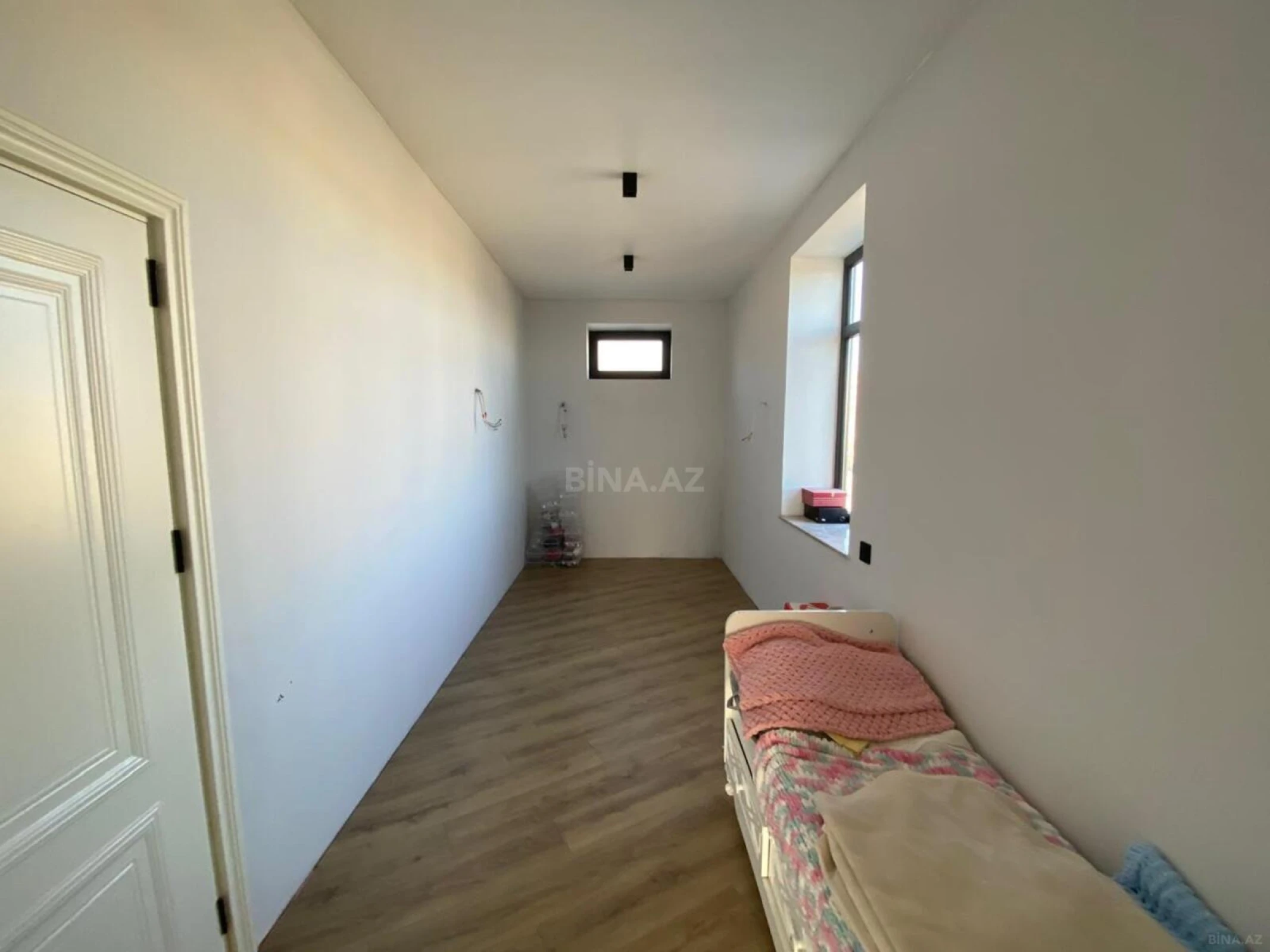 Satılır 5 otaqlı həyət evi 250 m²