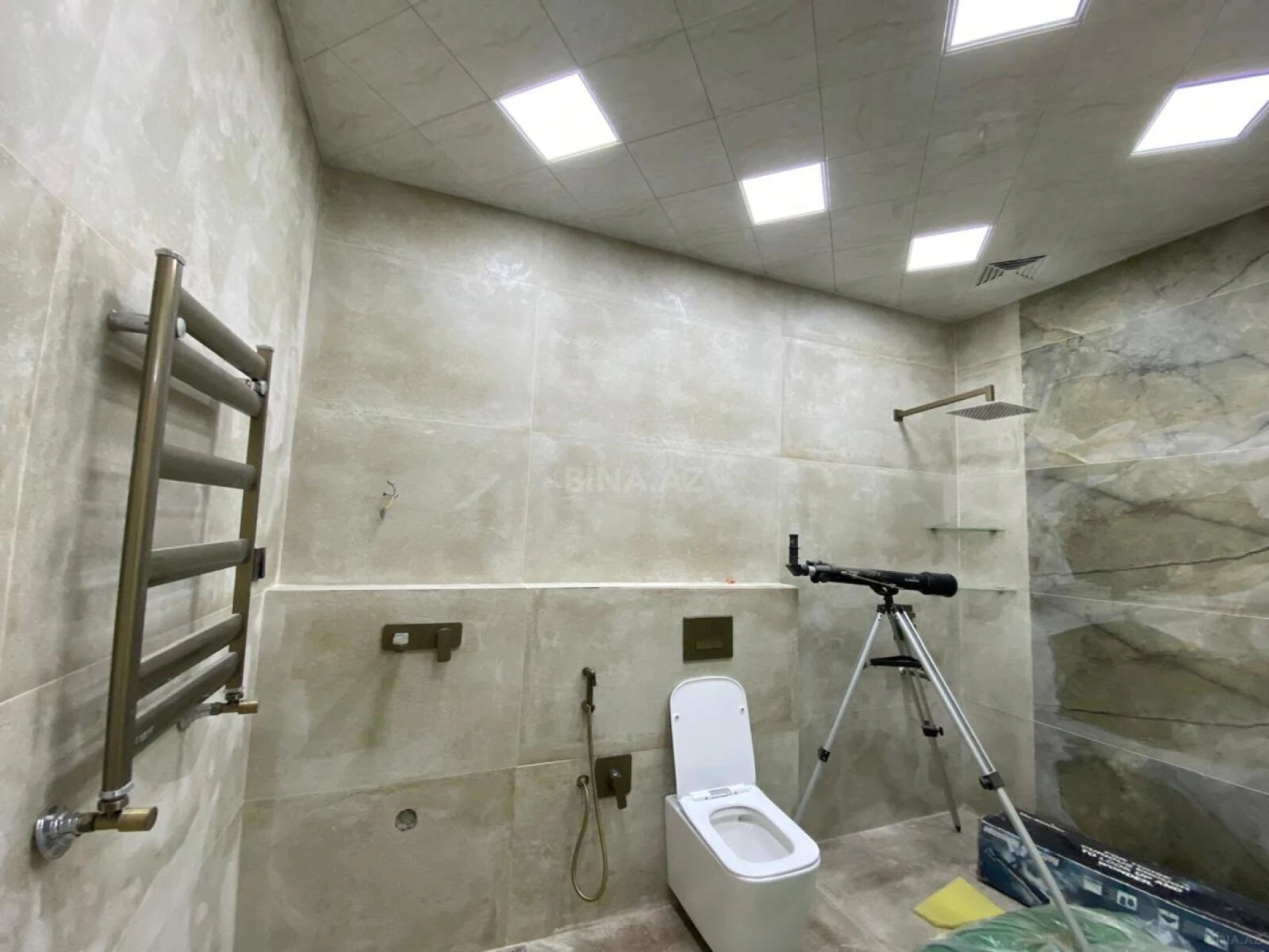 Satılır 5 otaqlı həyət evi 250 m²