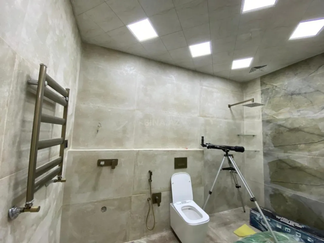 Satılır 5 otaqlı həyət evi 250 m²