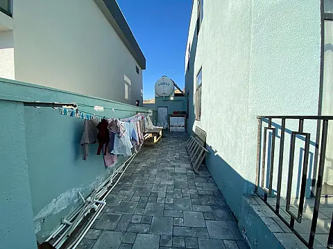 Satılır 5 otaqlı həyət evi 250 m²