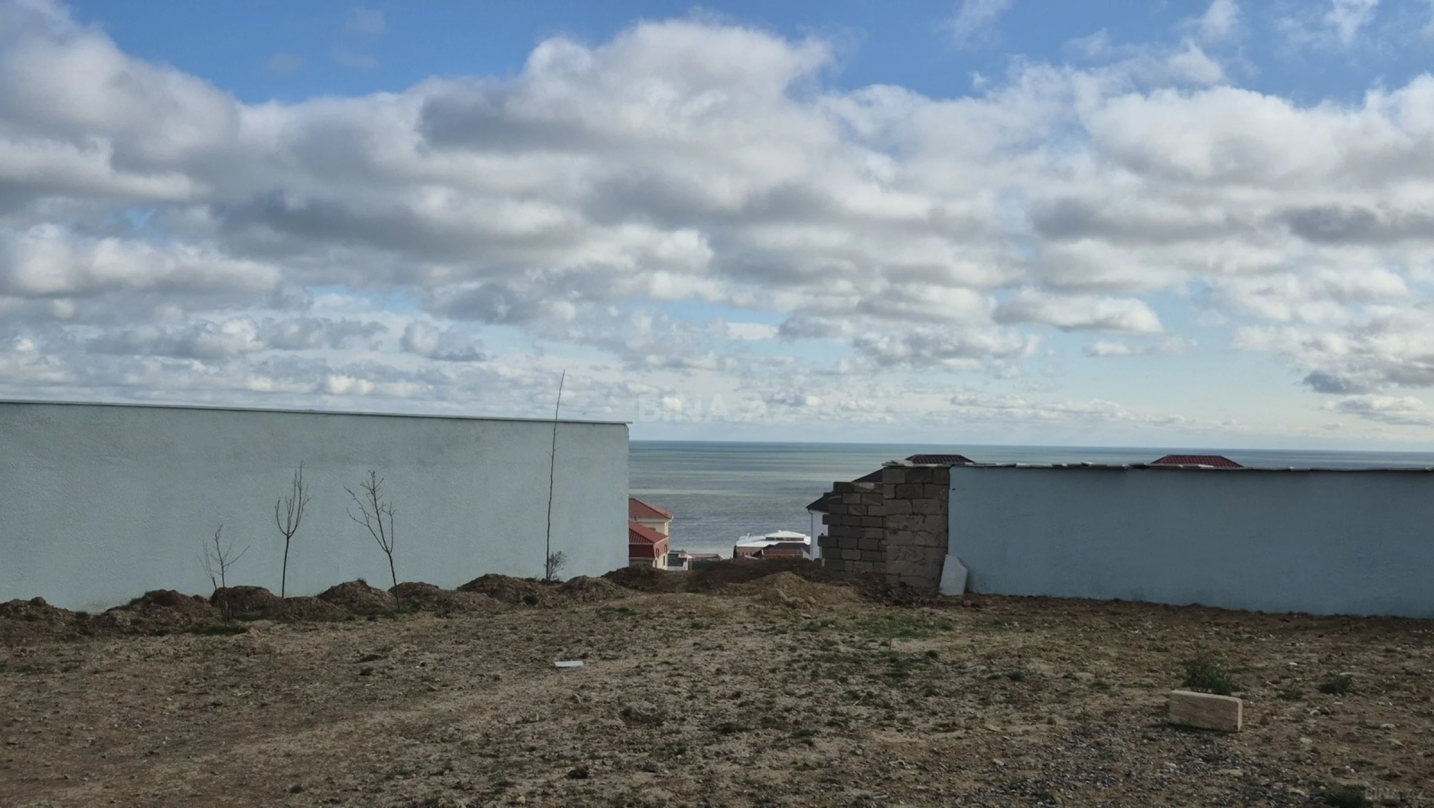 Satılır 5 otaqlı həyət evi 250 m²