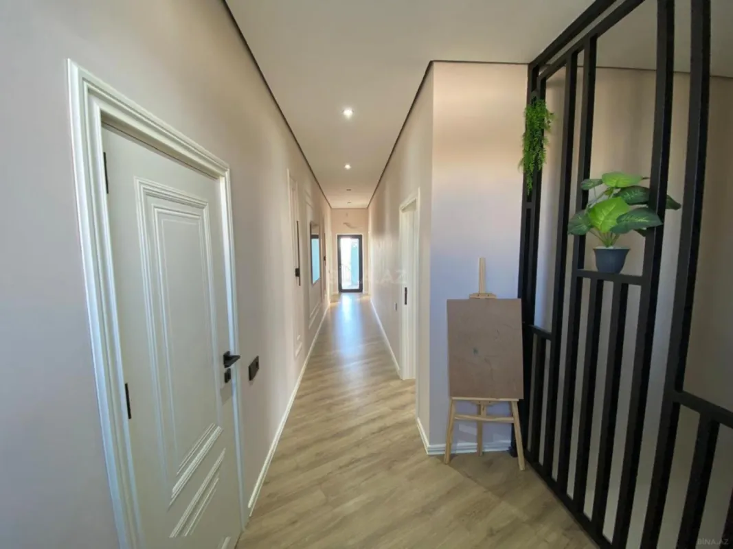 Satılır 5 otaqlı həyət evi 250 m²