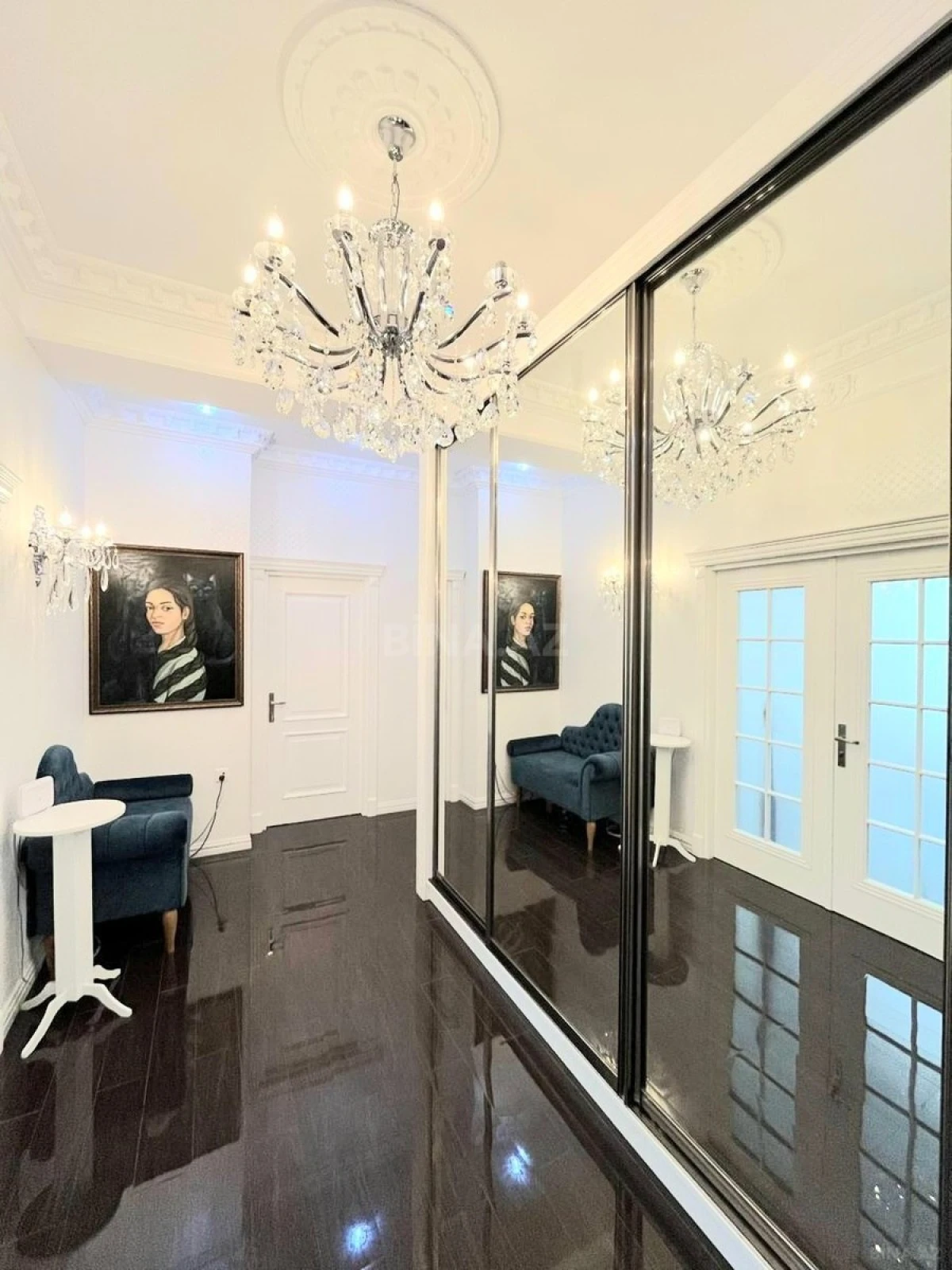 Kirayə verilir 3 otaqlı mənzil 136 m²