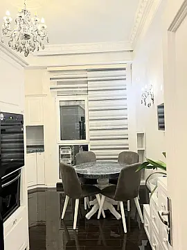 Kirayə verilir 3 otaqlı mənzil 136 m²