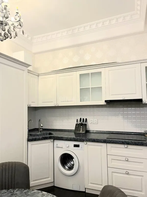 Kirayə verilir 3 otaqlı mənzil 136 m²