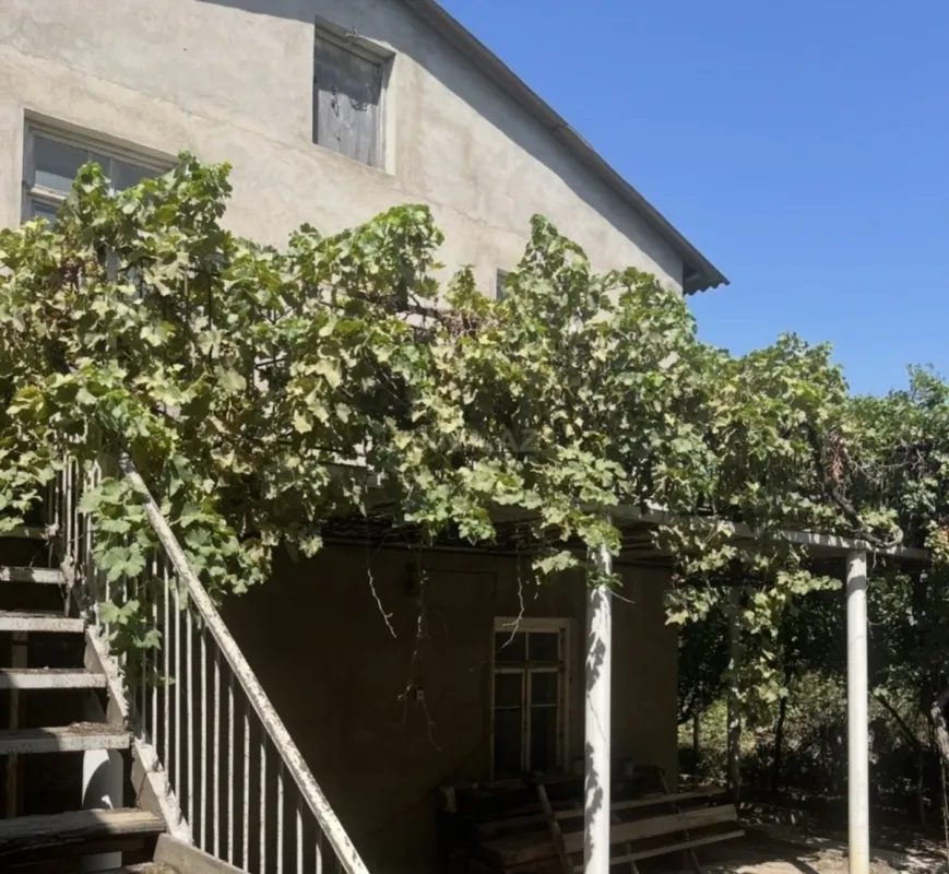 Satılır 5 otaqlı həyət evi 130 m²