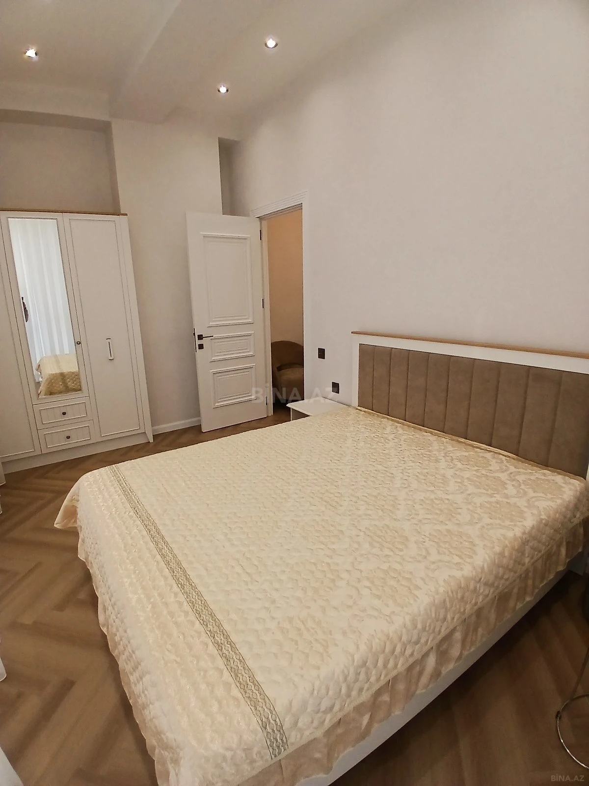 Satılır 3 otaqlı mənzil 75 m²