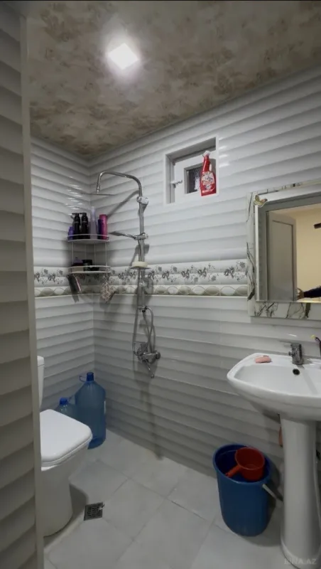 Satılır 3 otaqlı həyət evi 180 m²