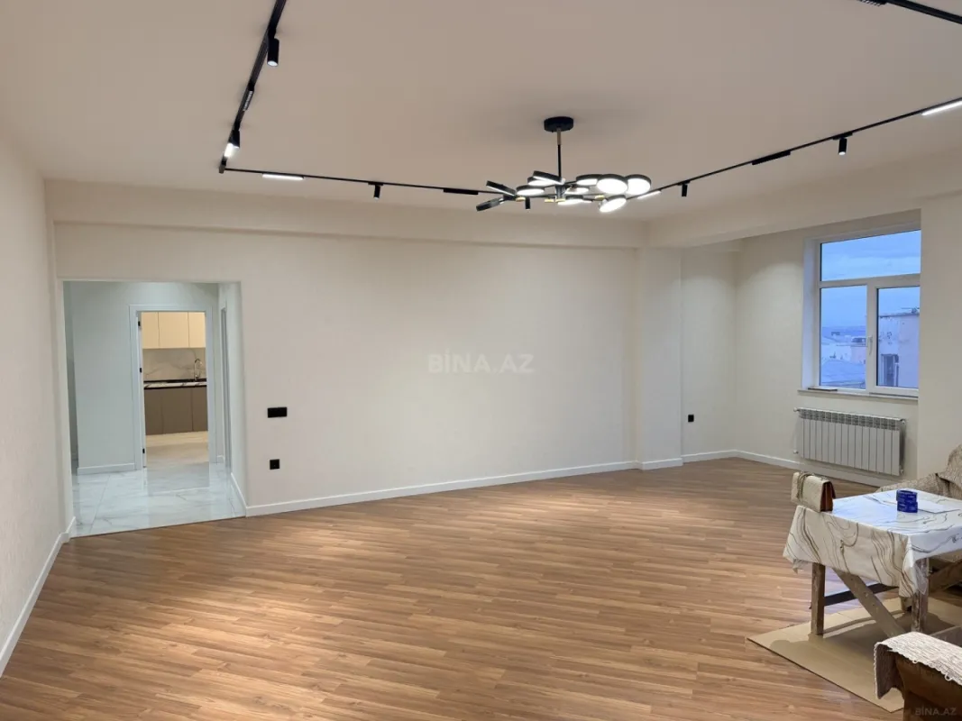 Satılır 3 otaqlı mənzil 105 m²