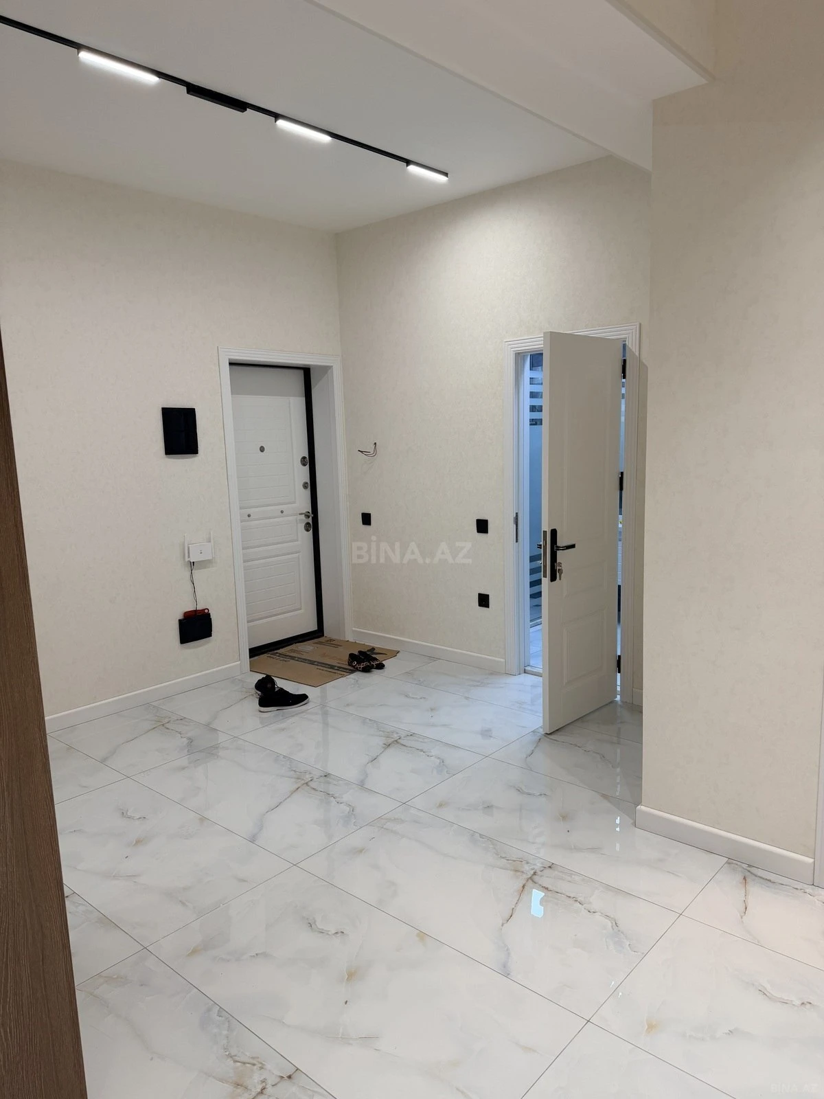 Satılır 3 otaqlı mənzil 105 m²
