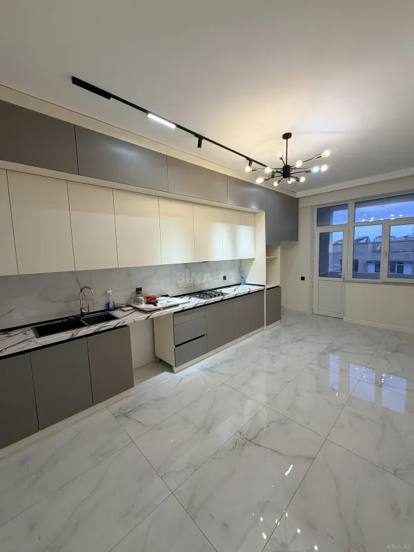 Satılır 3 otaqlı mənzil 105 m²