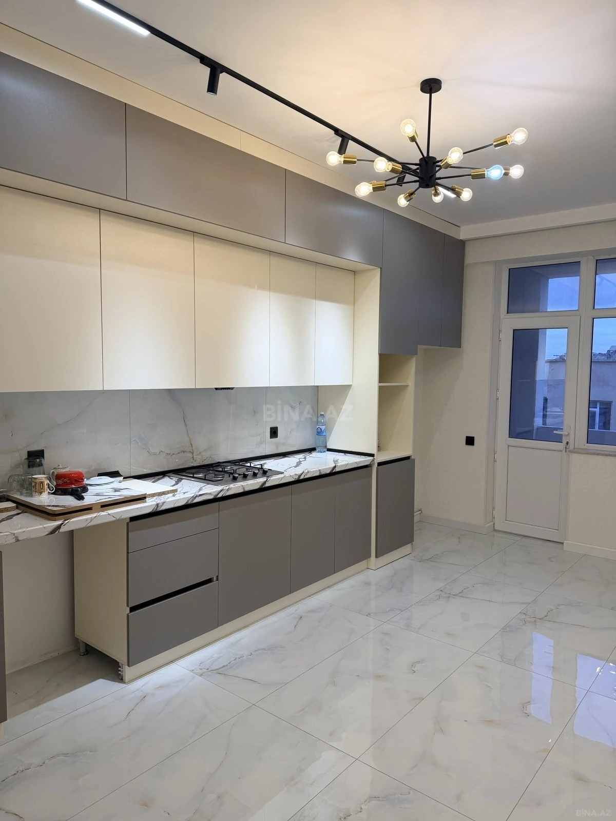 Satılır 3 otaqlı mənzil 105 m²