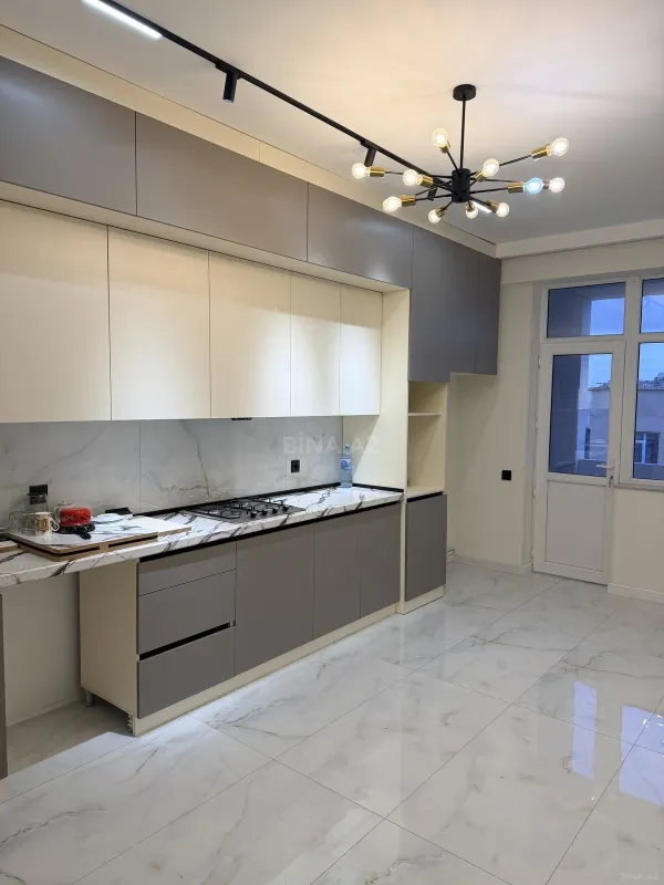 Satılır 3 otaqlı mənzil 105 m²