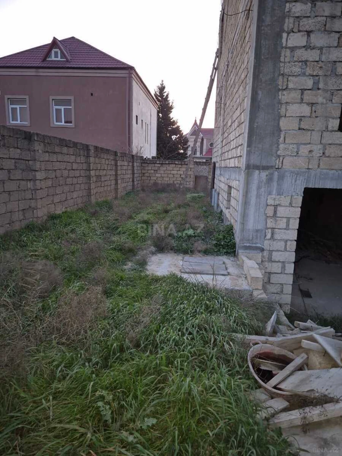 Satılır 8 otaqlı həyət evi 290 m²