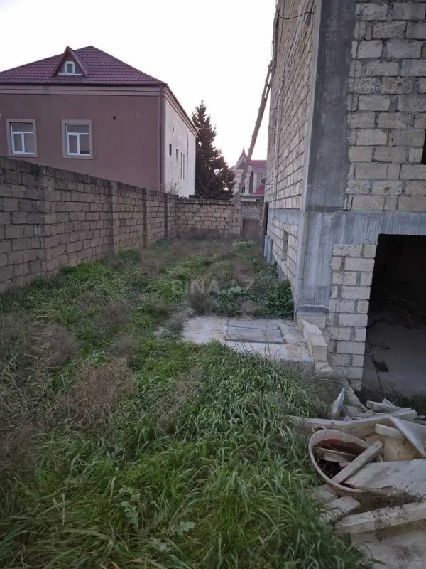 Satılır 8 otaqlı həyət evi 290 m²