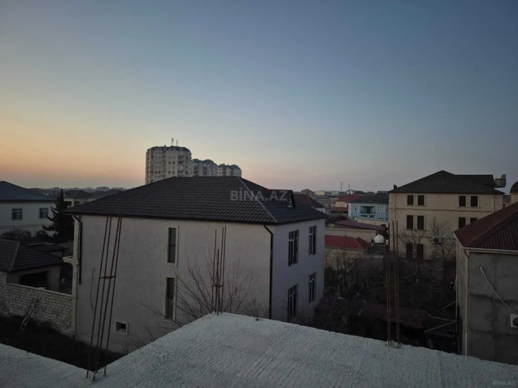 Satılır 8 otaqlı həyət evi 290 m²