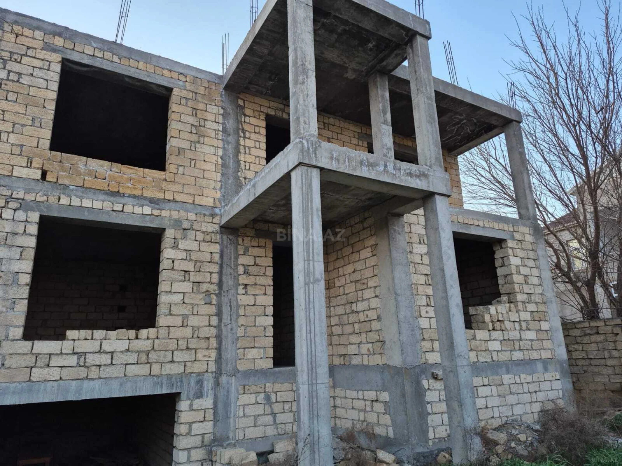 Satılır 8 otaqlı həyət evi 290 m²