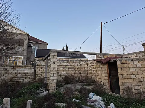 Satılır 8 otaqlı həyət evi 290 m²