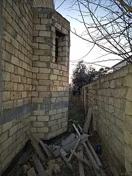 Satılır 8 otaqlı həyət evi 290 m²