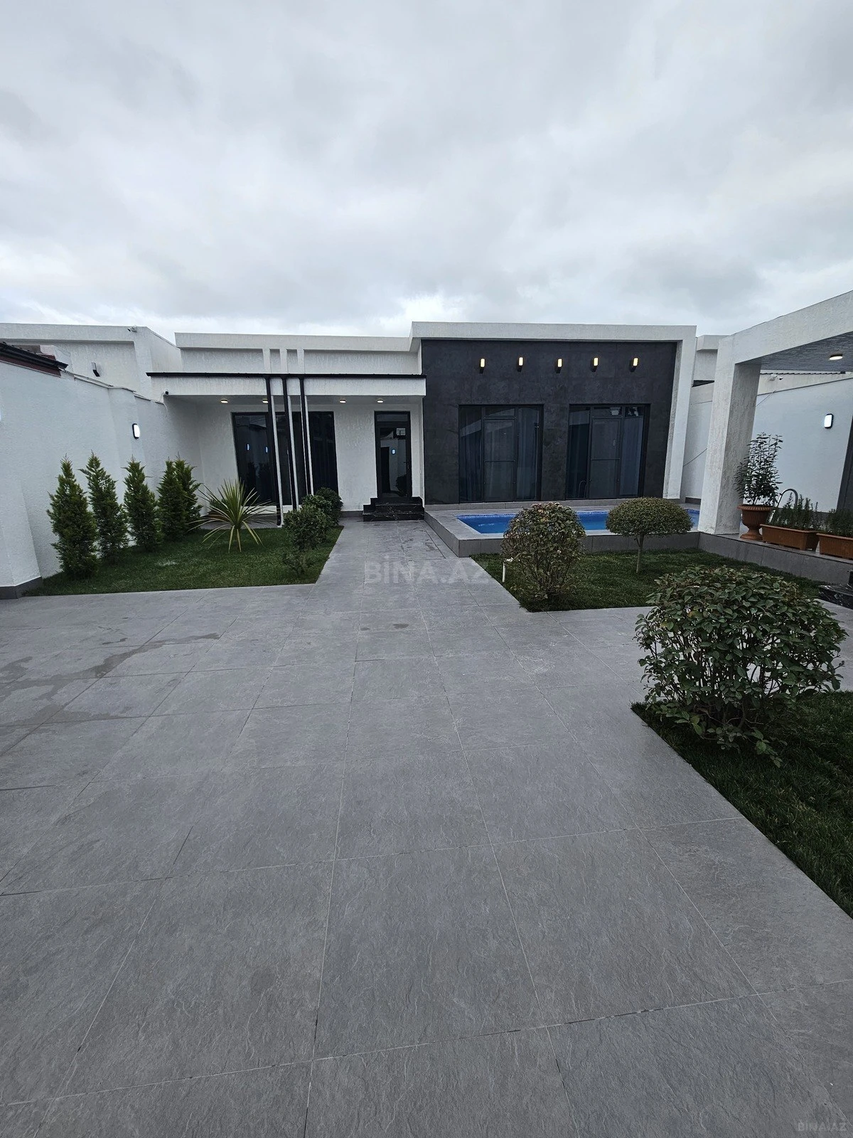 Satılır 4 otaqlı həyət evi 170 m²