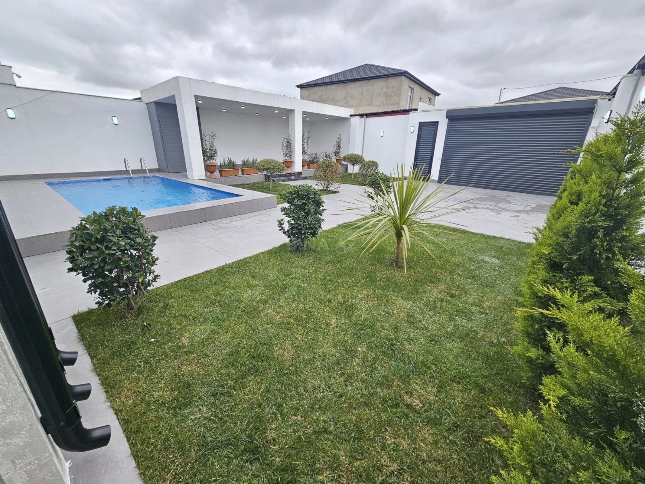 Satılır 4 otaqlı həyət evi 170 m²