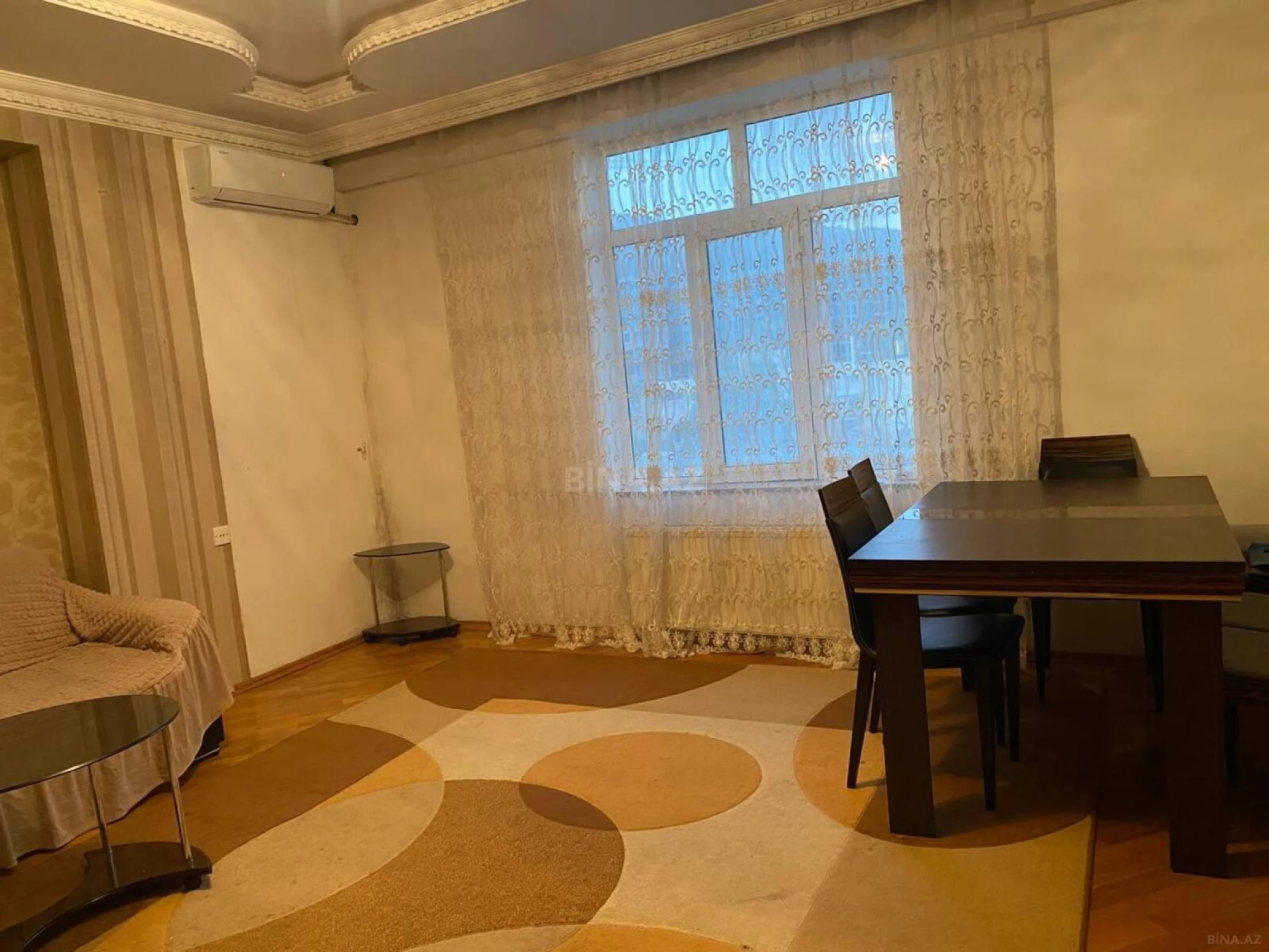 Kirayə verilir 2 otaqlı mənzil 80 m²