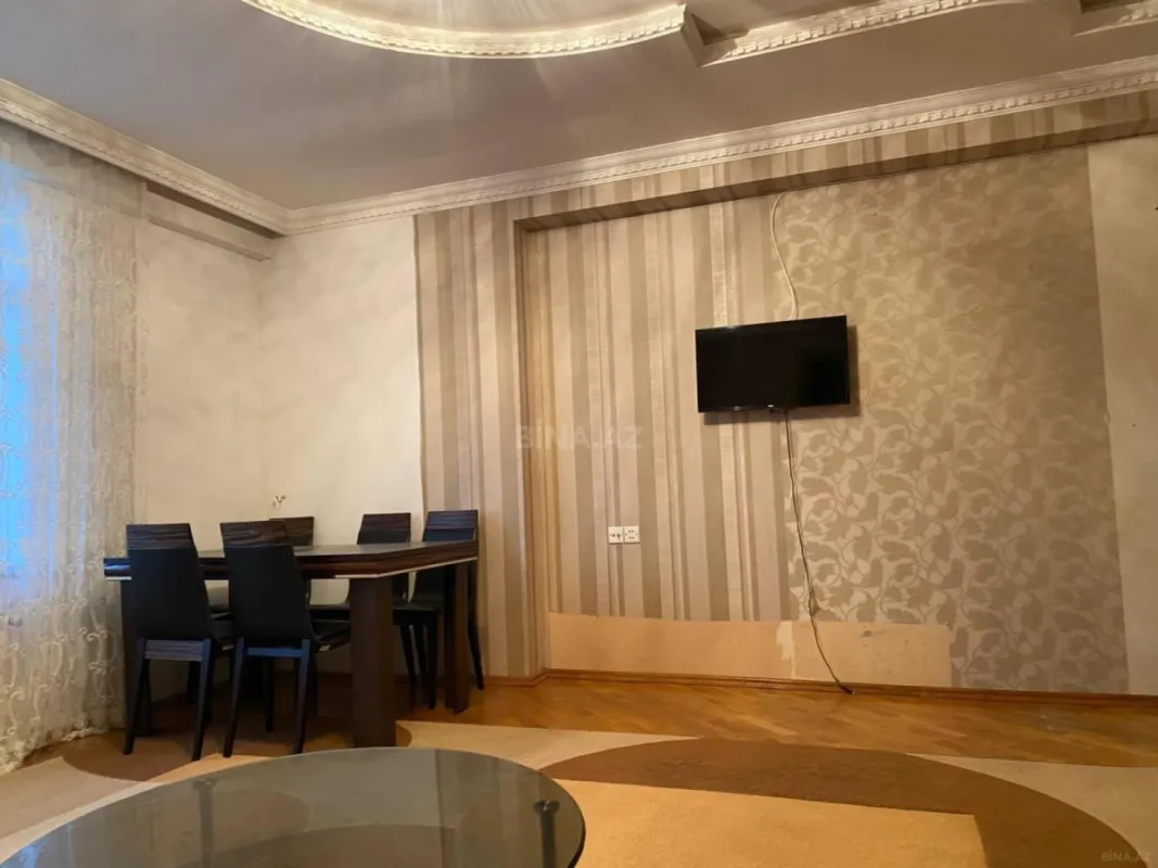 Kirayə verilir 2 otaqlı mənzil 80 m²