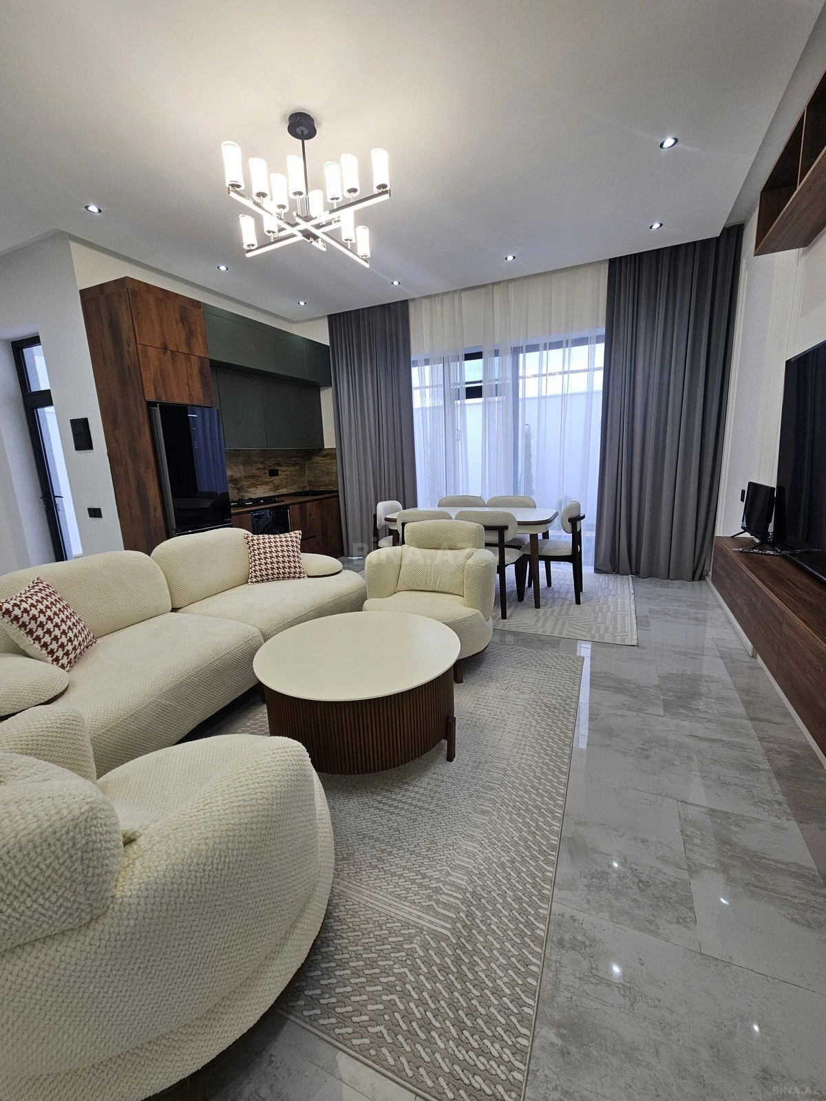 Satılır 4 otaqlı həyət evi 140 m²