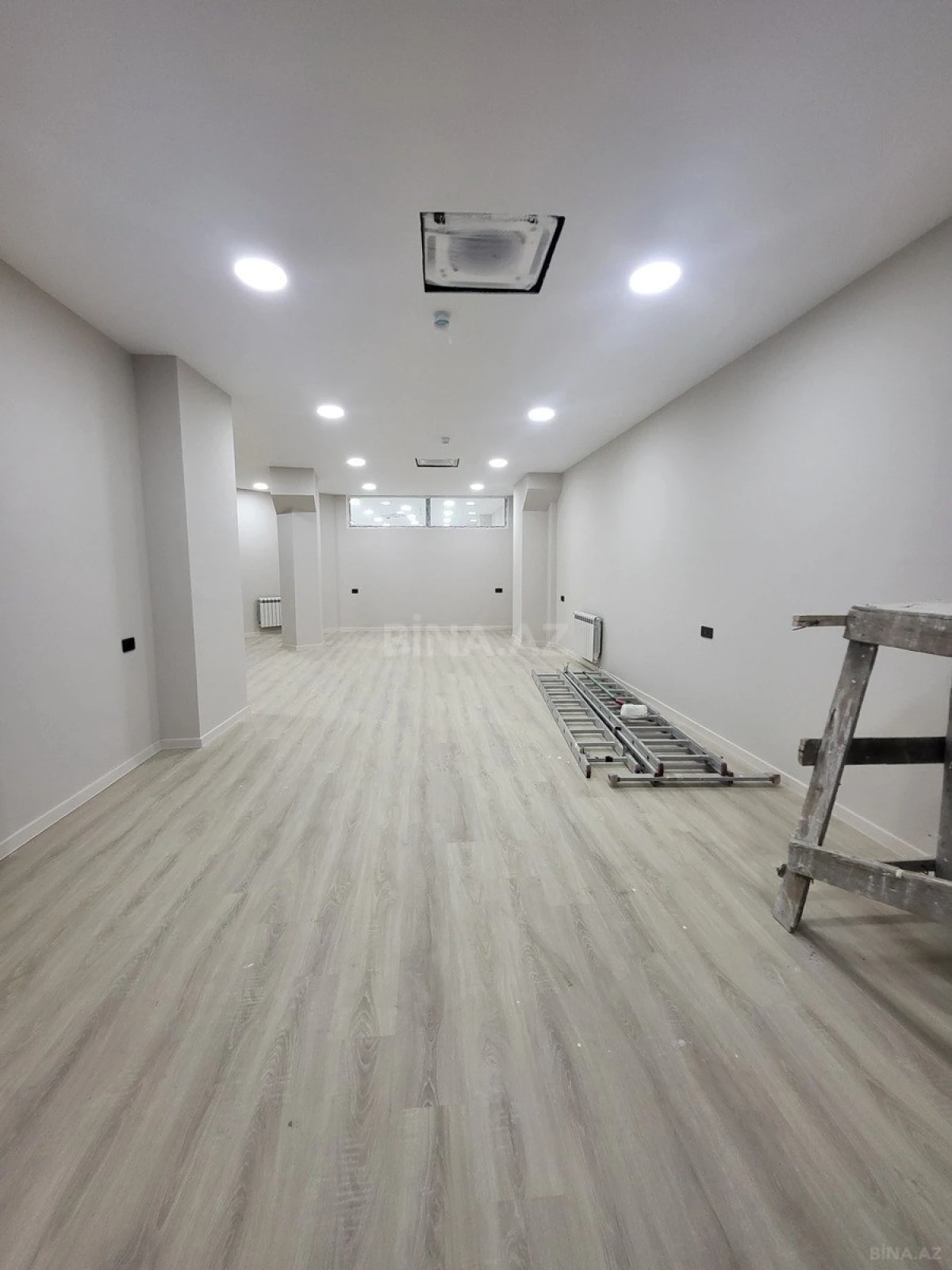 Kirayə verilir 9 otaqlı ofis 476 m²