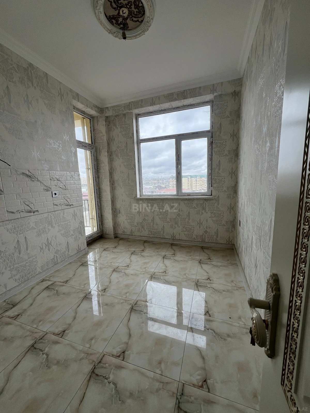Satılır 2 otaqlı mənzil 64 m²