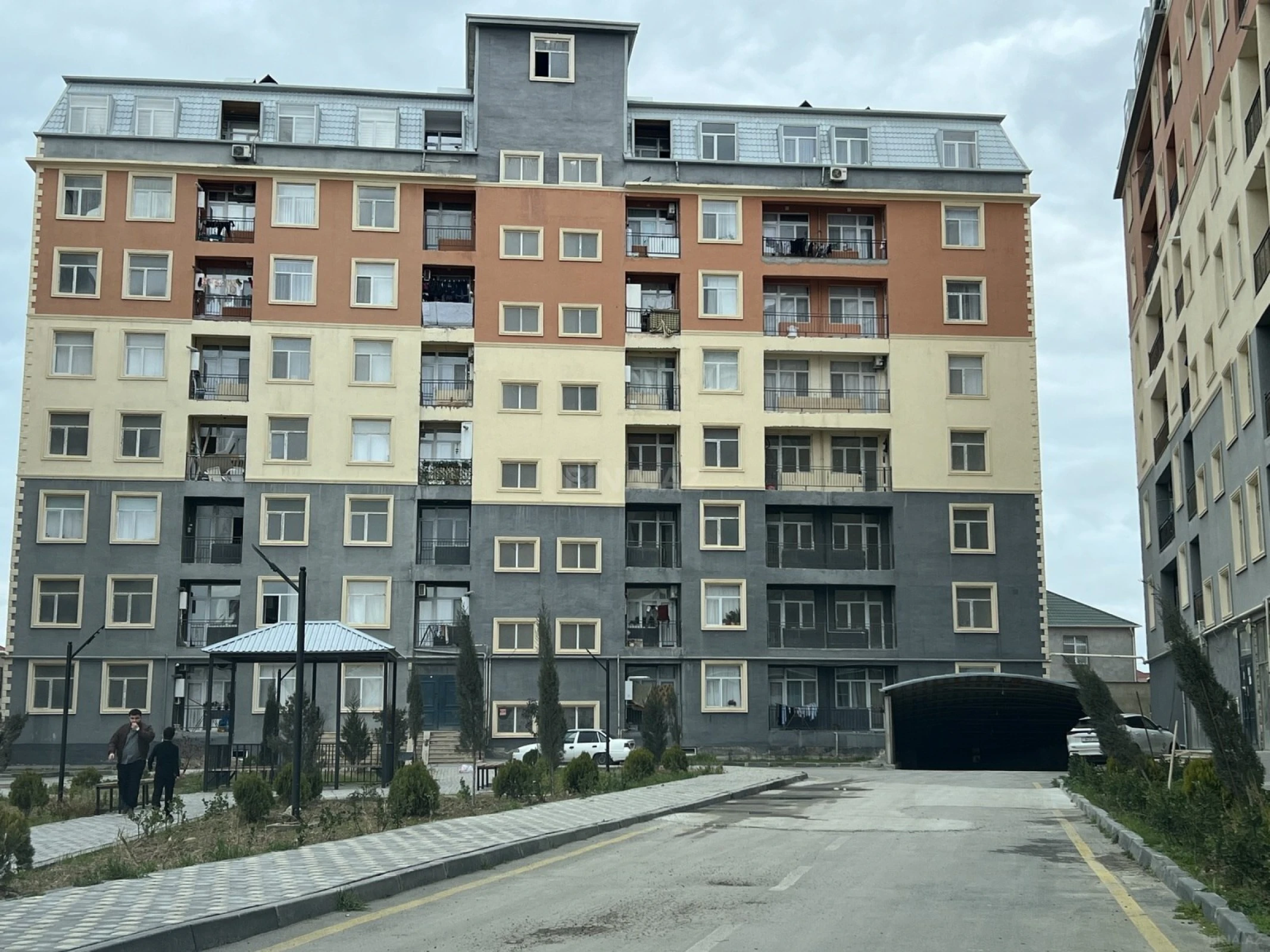 Satılır 2 otaqlı mənzil 64 m²