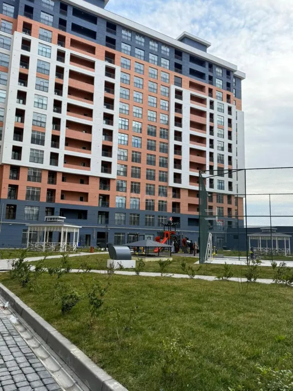 Kirayə verilir 2 otaqlı mənzil 78 m²