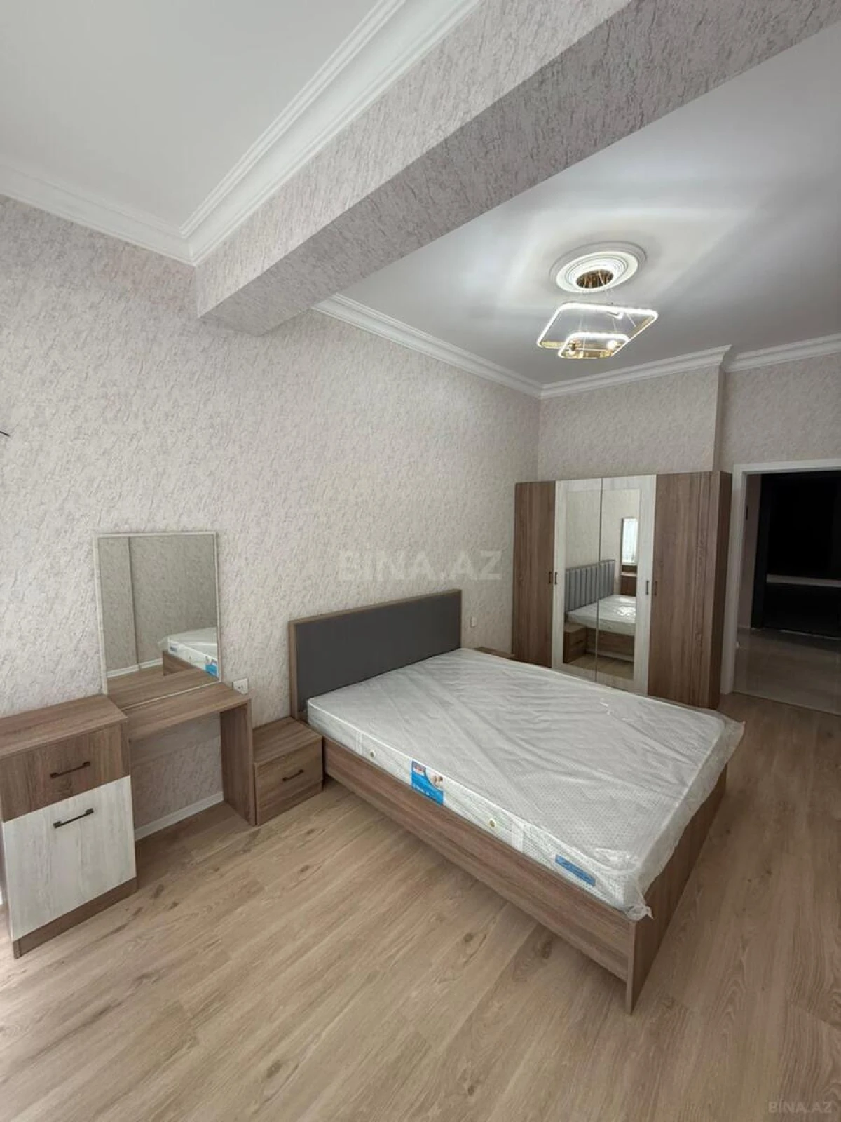 Kirayə verilir 2 otaqlı mənzil 78 m²