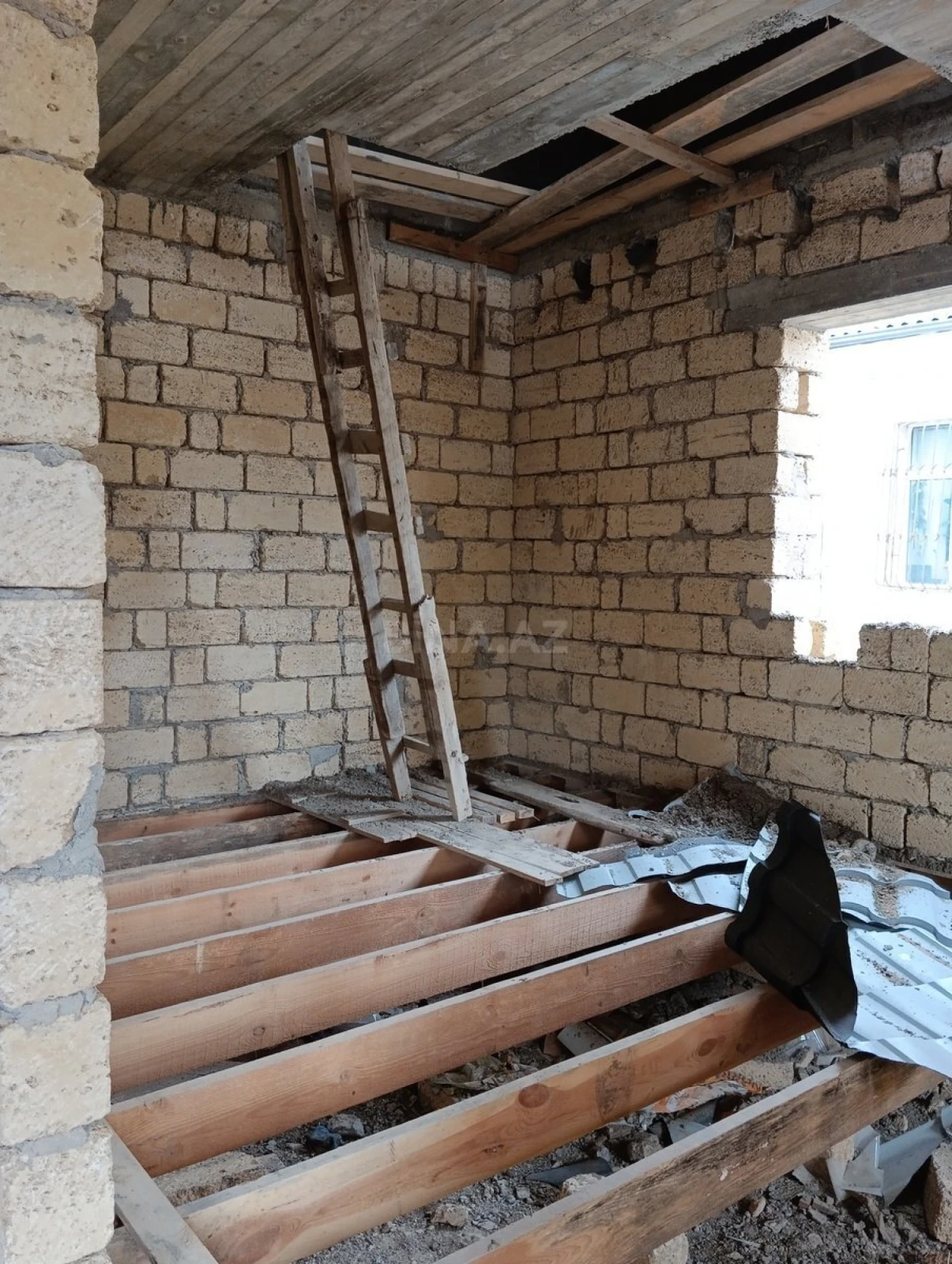 Satılır 5 otaqlı həyət evi 162 m²