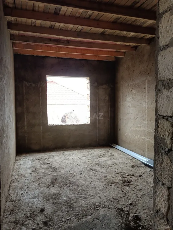 Satılır 5 otaqlı həyət evi 162 m²