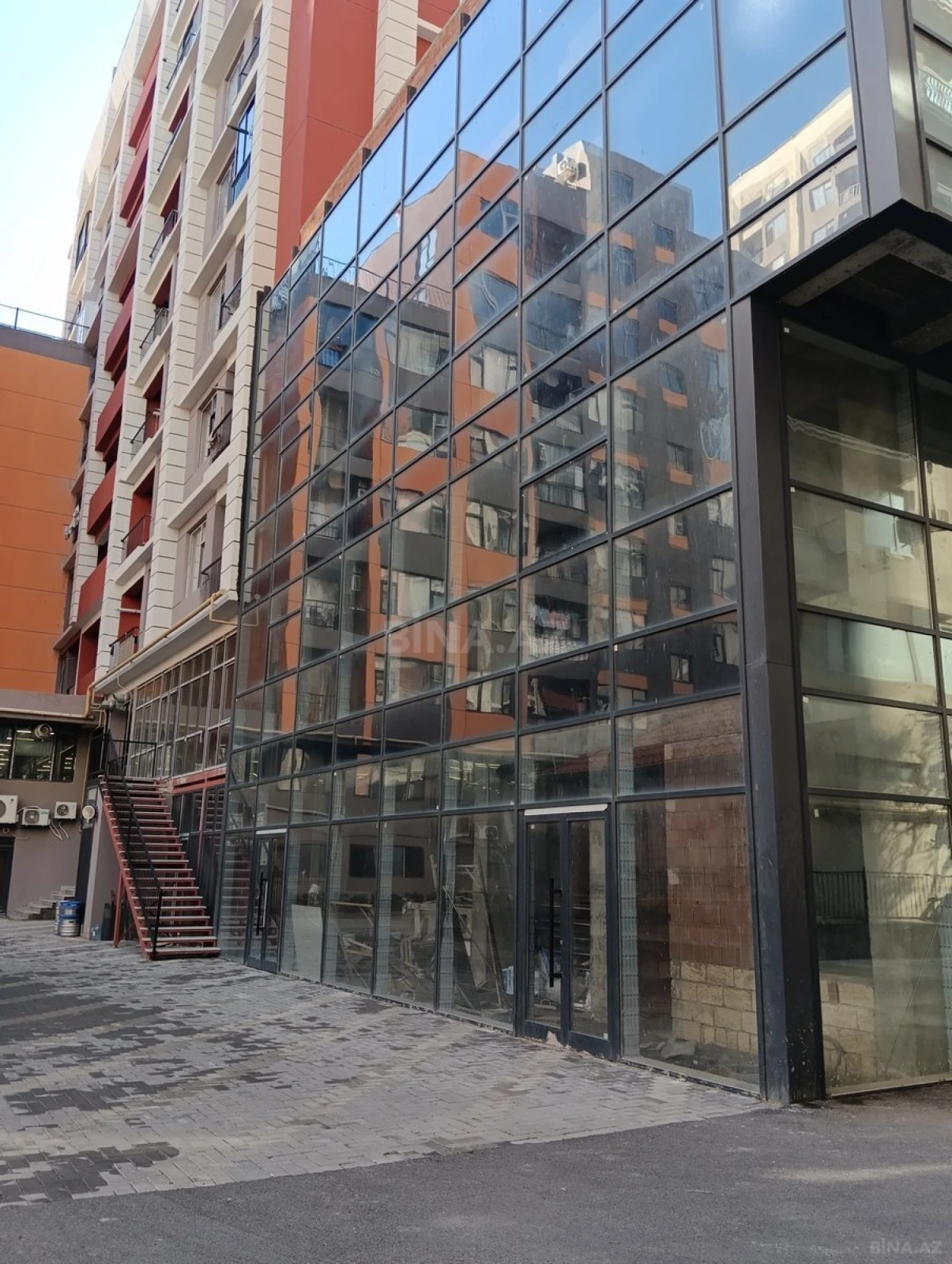 Kirayə verilir obyekt 1120 m²