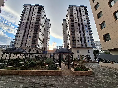 Satılır 2 otaqlı mənzil 86 m²