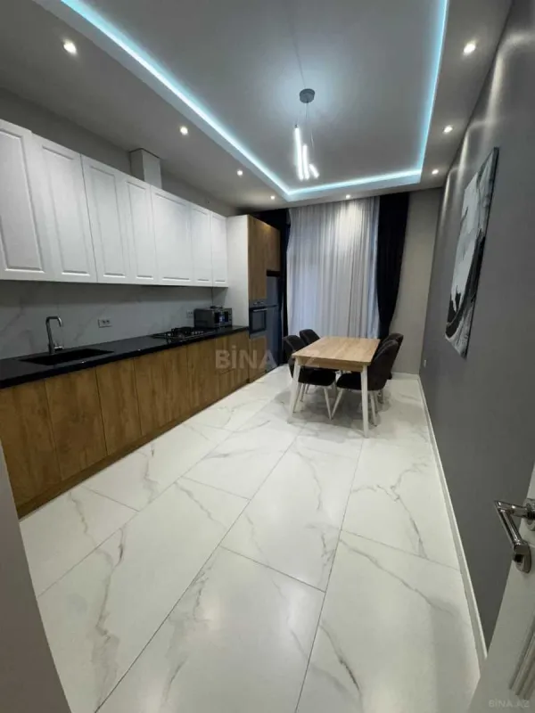 Kirayə verilir 3 otaqlı mənzil 126 m²