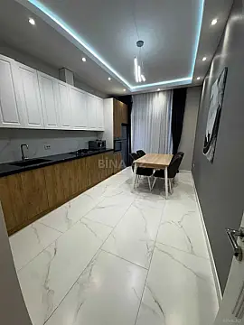 Kirayə verilir 3 otaqlı mənzil 126 m²