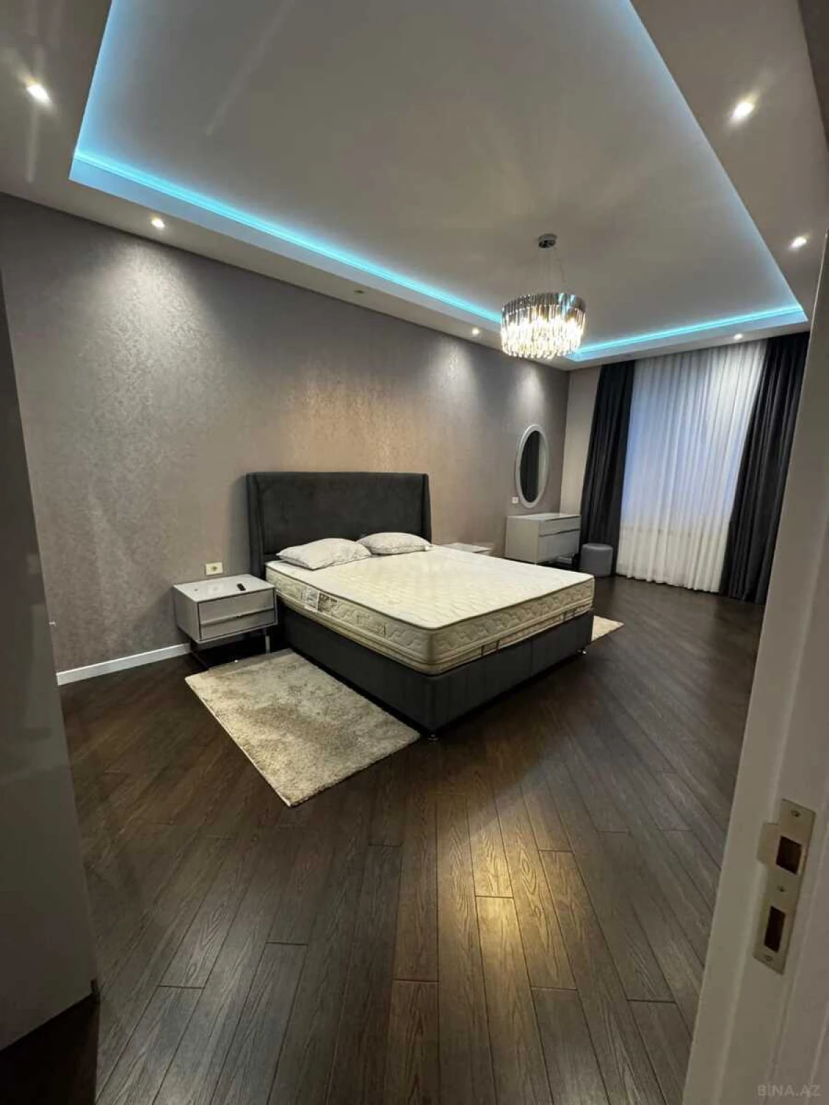 Kirayə verilir 3 otaqlı mənzil 126 m²