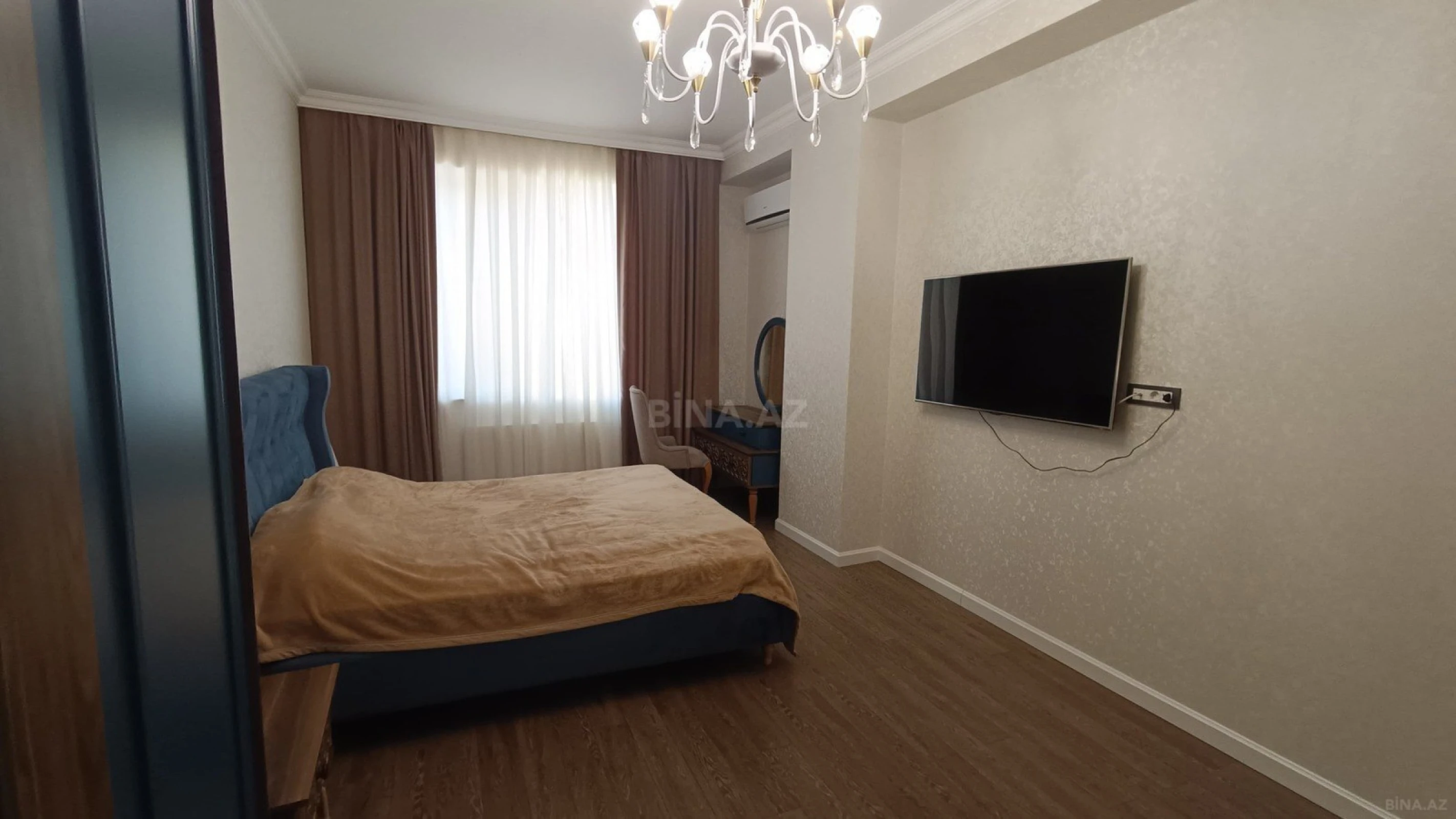 Kirayə verilir 3 otaqlı mənzil 126 m²