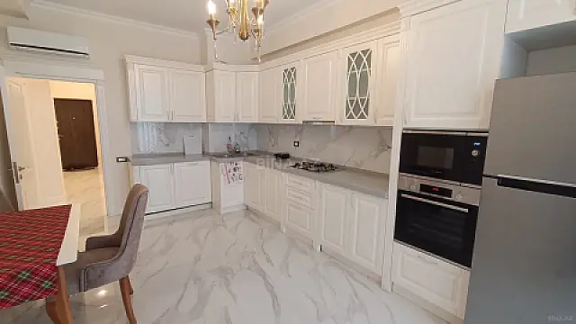 Kirayə verilir 3 otaqlı mənzil 126 m²