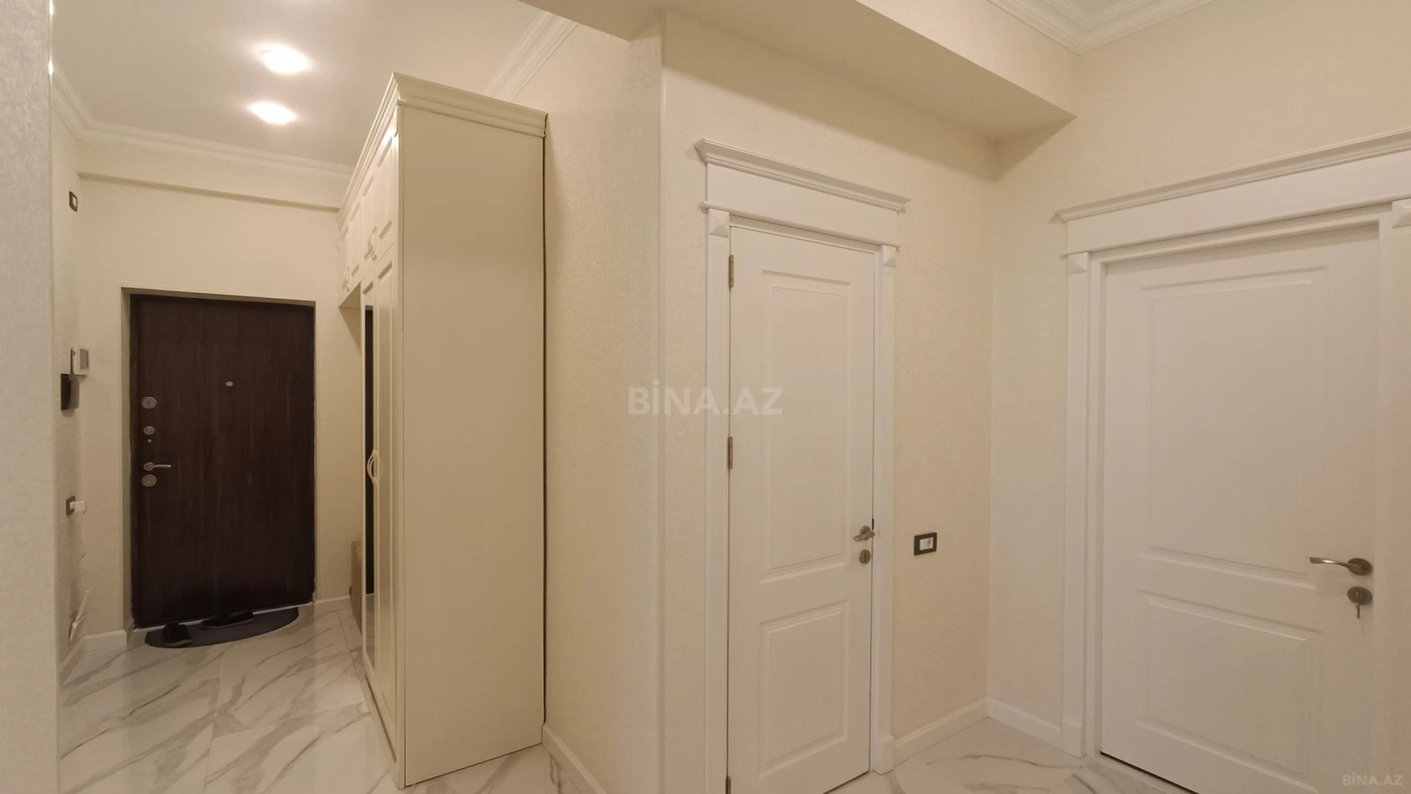 Kirayə verilir 3 otaqlı mənzil 126 m²