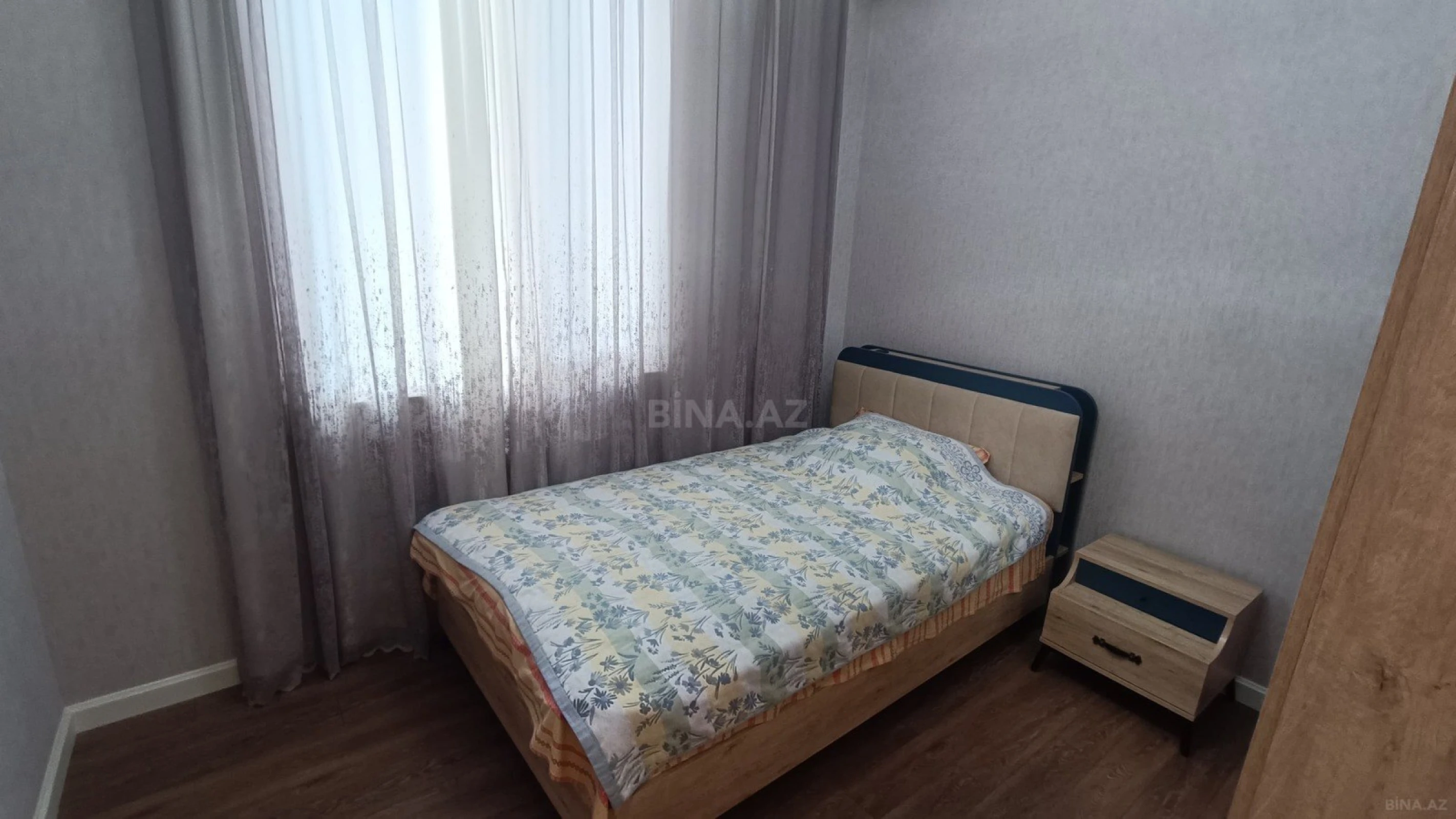 Kirayə verilir 3 otaqlı mənzil 126 m²