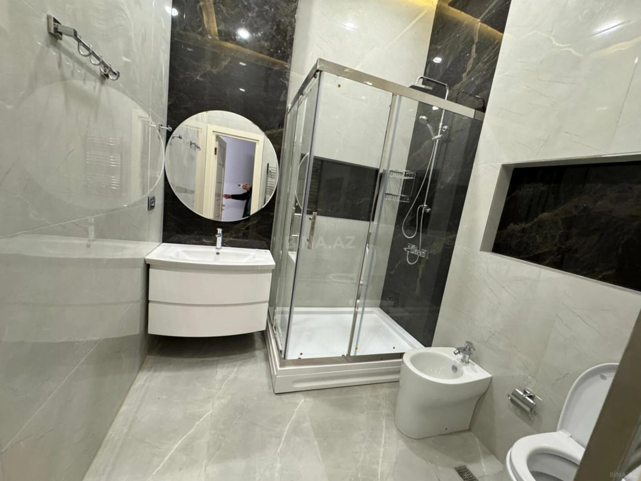 Kirayə verilir 3 otaqlı mənzil 160 m²